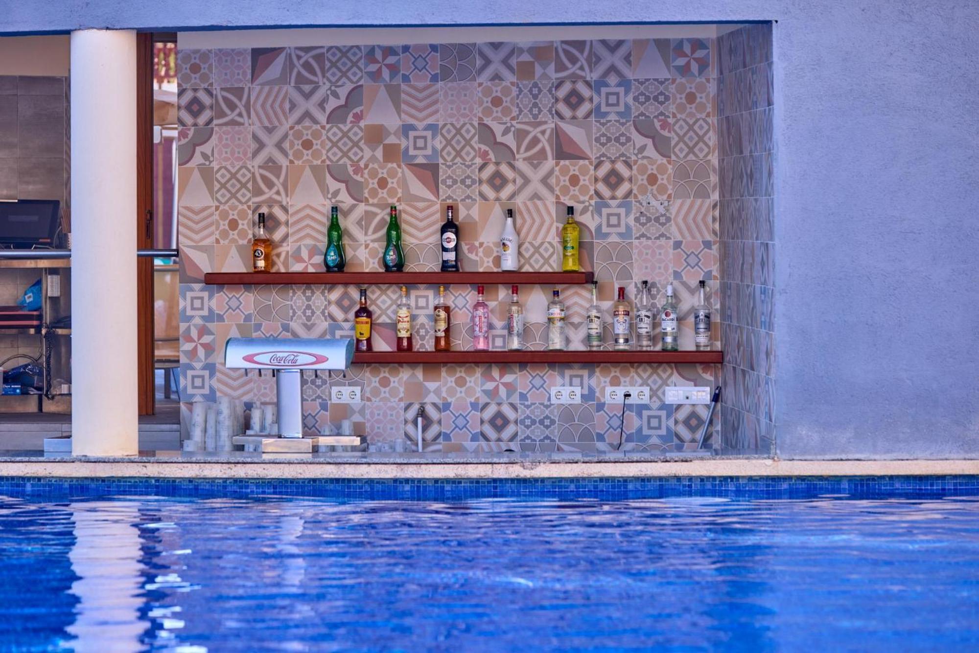 Zafiro Palmanova Aparthotel Exterior foto