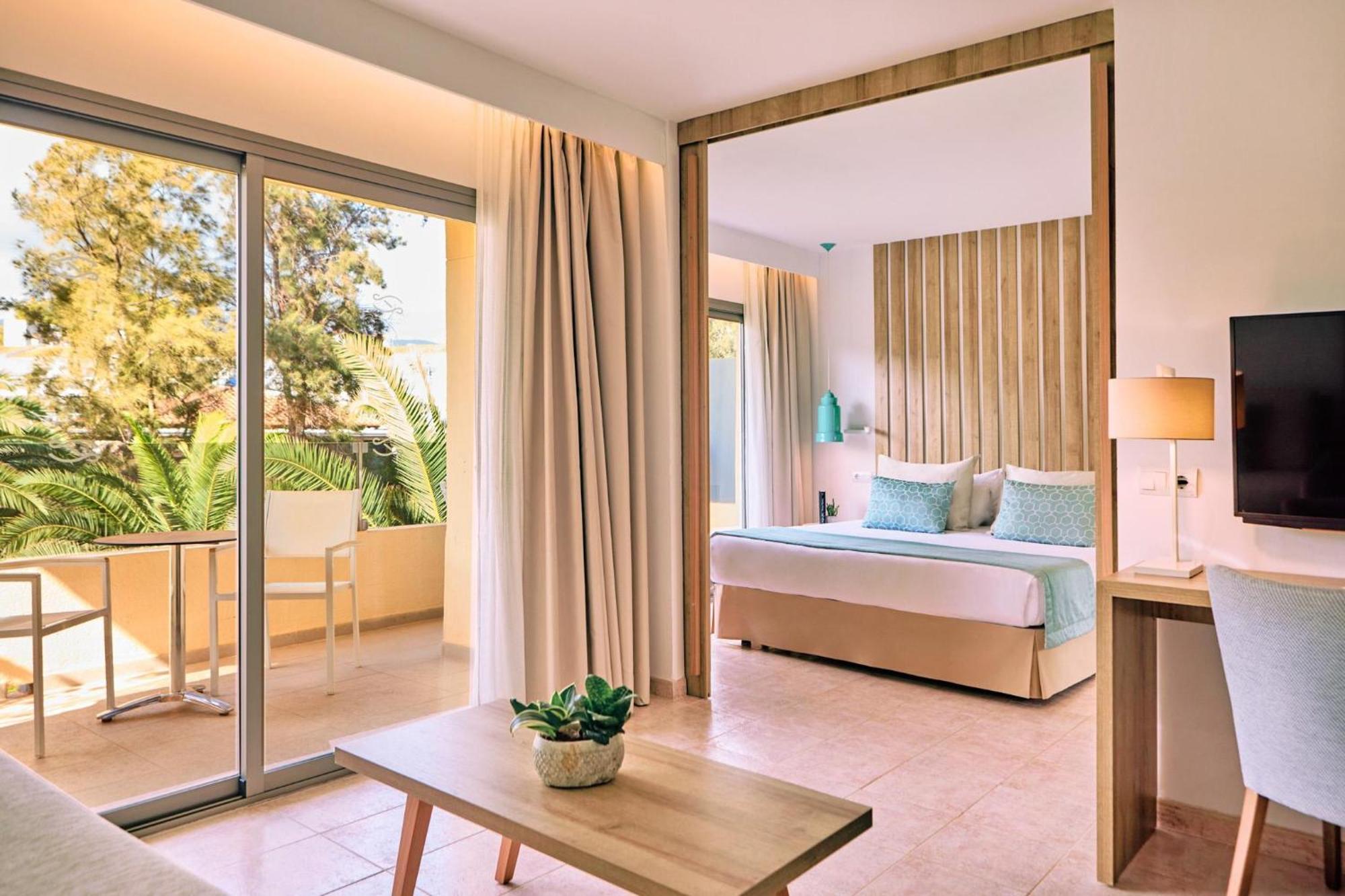 Zafiro Palmanova Aparthotel Exterior foto