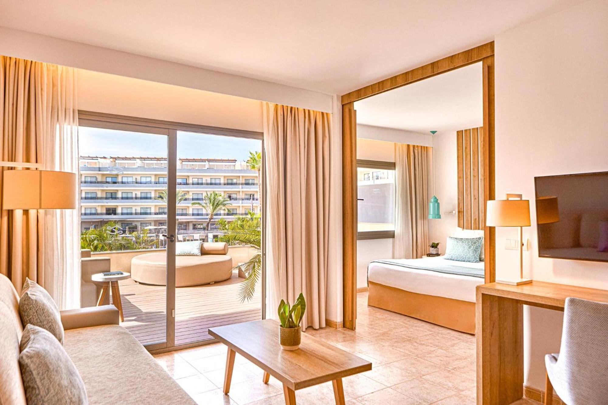 Zafiro Palmanova Aparthotel Exterior foto
